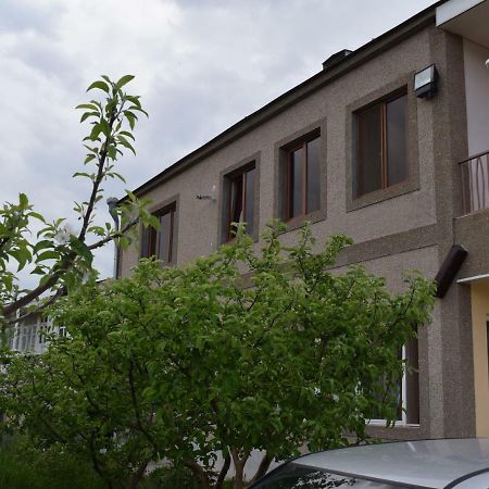 Home Garni Exterior foto